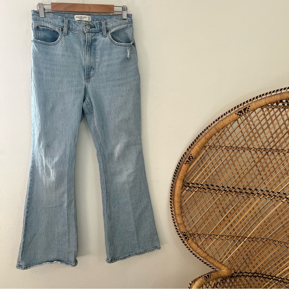 Abercrombie and fitch the vintage flare high rise jeans size 27/4S